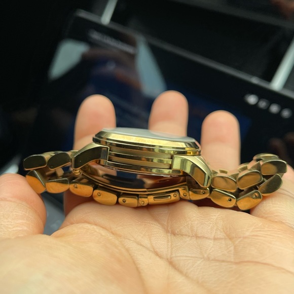 Michael Kors NEW BATTERY Gold Watch Mother of Pearl MK-5305 Runway Chronograph - Picture 10 of 15